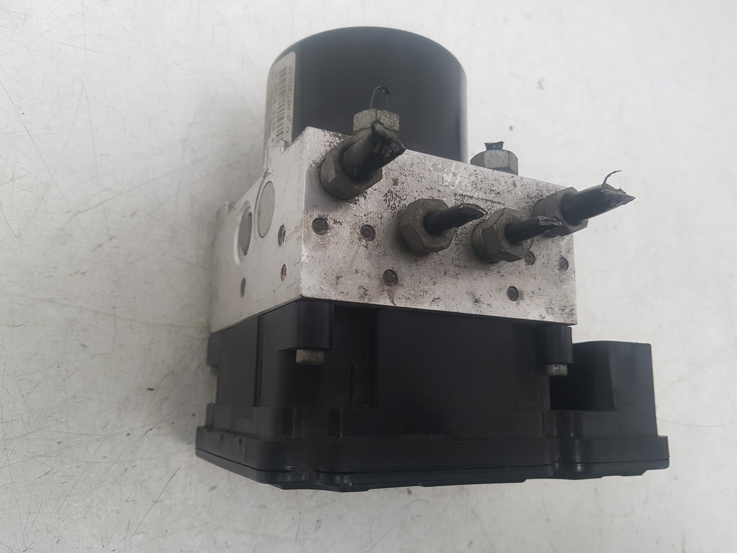 2010 - 2016 Volvo S80  Saloon ABS Pump/Modulator 30681619