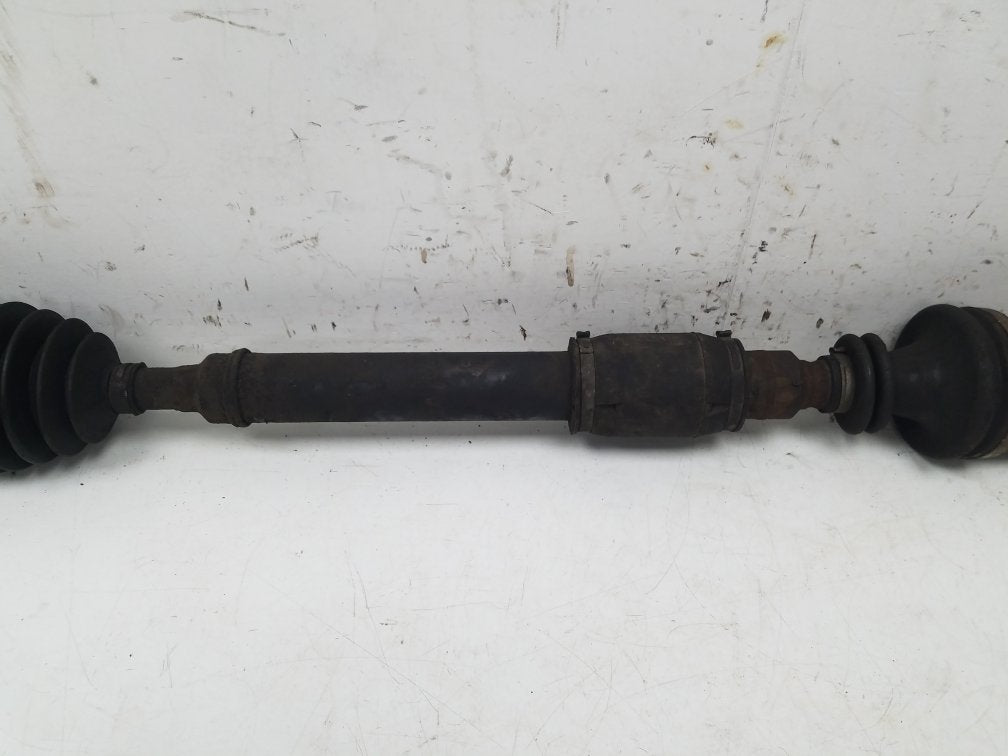 1998 - 2004 Volvo S40  Saloon Driveshaft (Manual) UK Drivers Side Front.