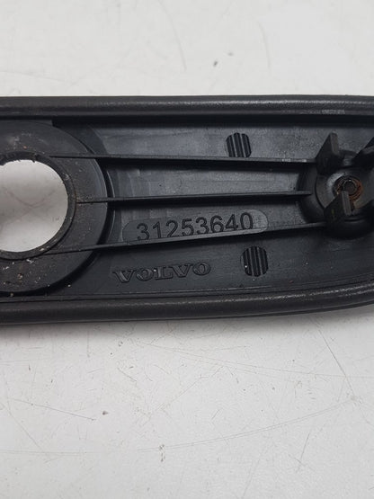2010 - 2015 Volvo S60   TAILGATE/ BOOT HANDLE WITH LIGHTS 31253640