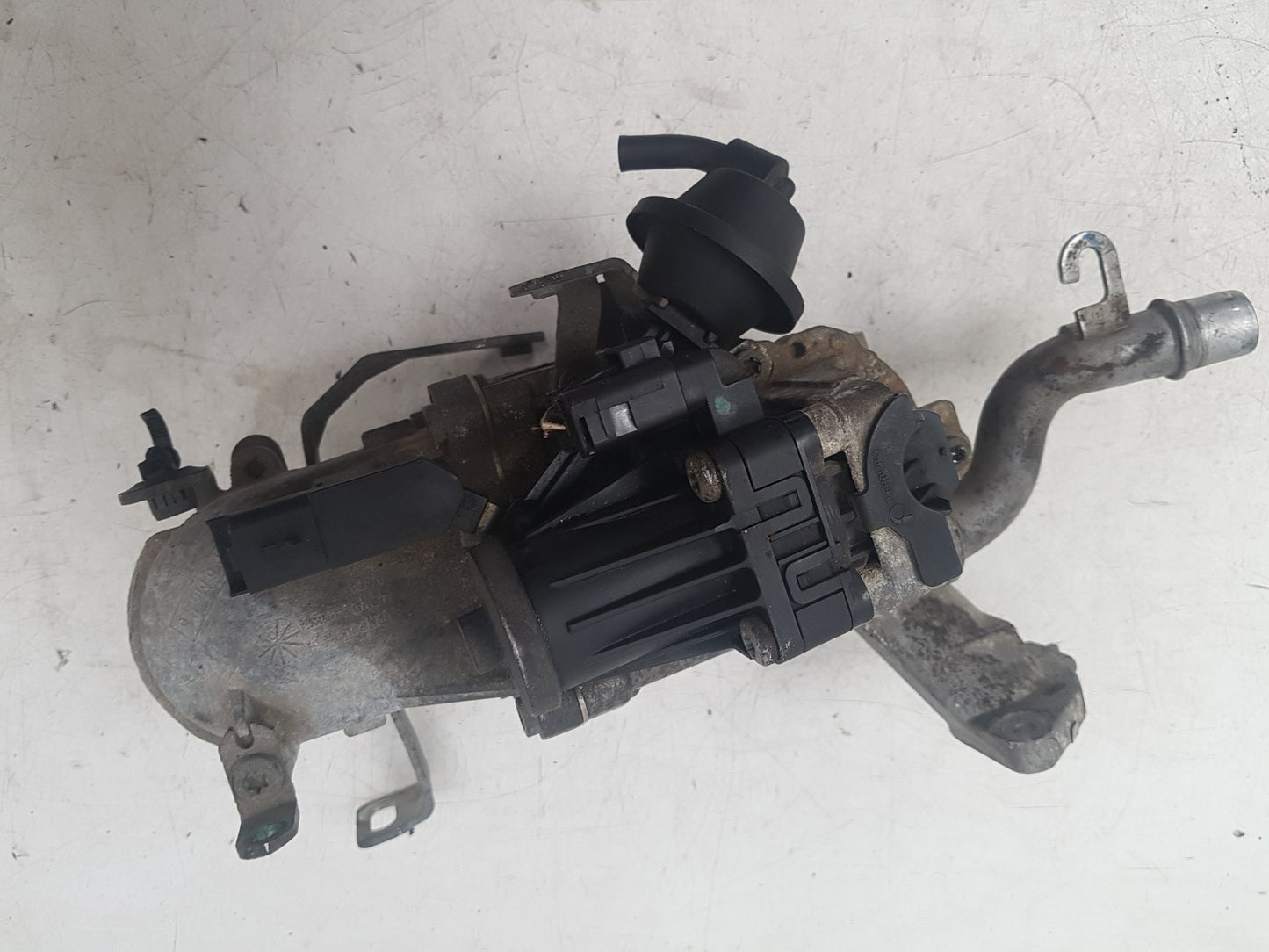 2013 - 2019 Volvo V40 III 525 Hatchback EGR VALVE AND COOLER 31358502