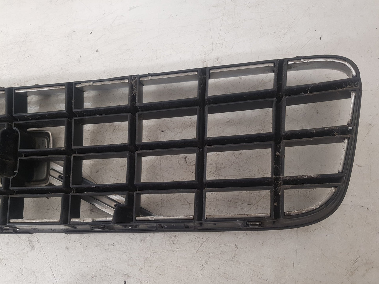 2003 - 2010 Volvo XC90  Estate FRONT GRILL 8620641