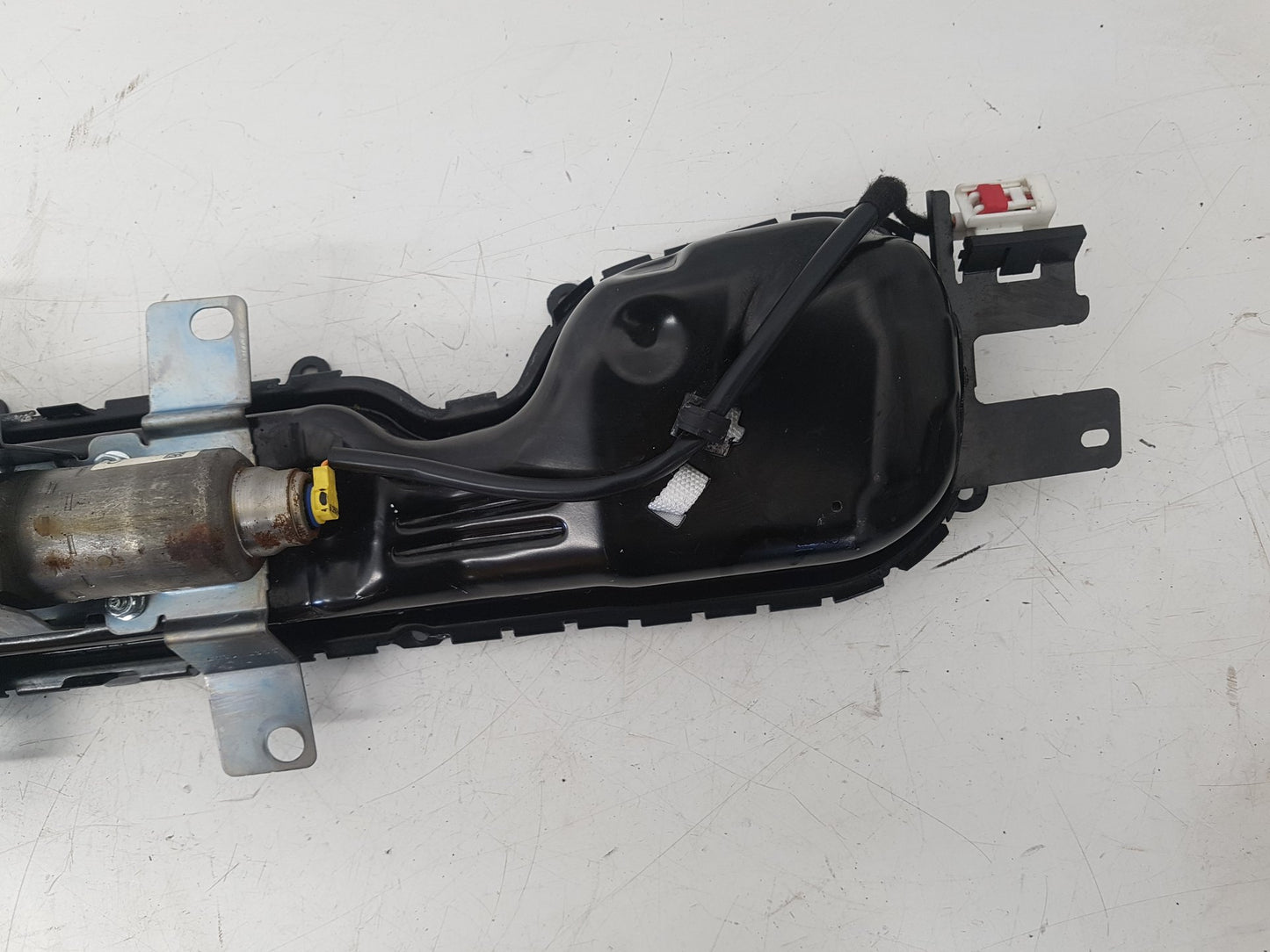 2015 - 2019 Volvo V40 Cross Country  Hatchback PEDESTRIAN AIRBAG 31404289