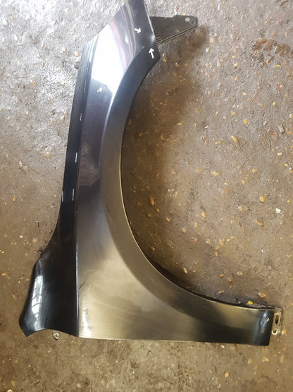 2004 - 2007 Volvo XC70  Estate Right Front Guard 31352072