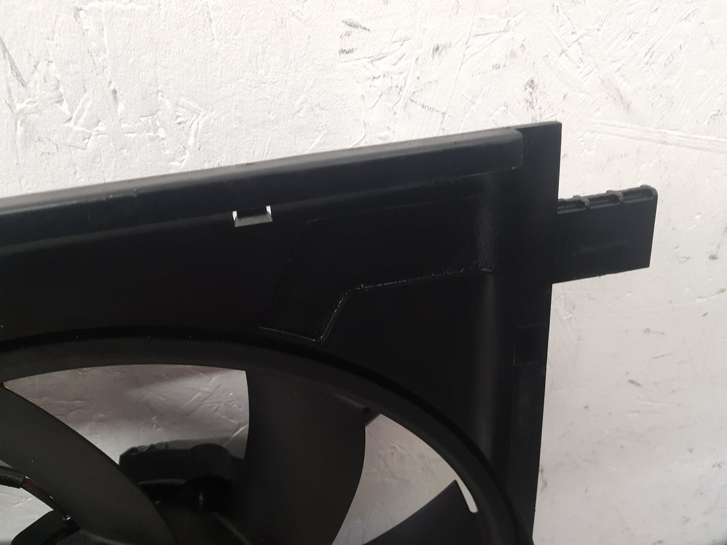 2010 - 2012 Saab 9-5  Saloon RADIATOR FAN & COWLING (A/C CAR) 8658004