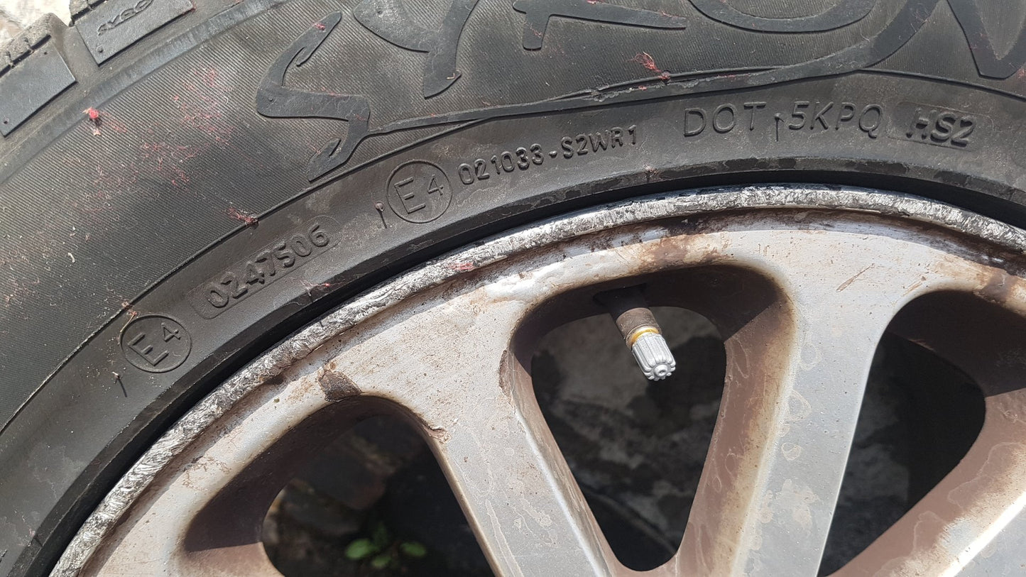 2005 Volvo V70  Estate Alloy Wheel 3524367