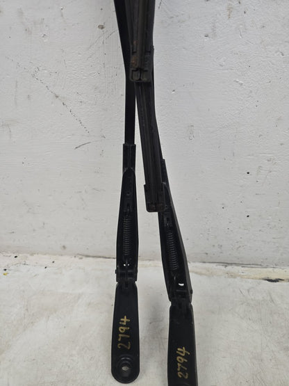 2008 - 2016 Volvo XC70 III 136 Estate FRONT WIPER ARMS (PAIR) 31276004
