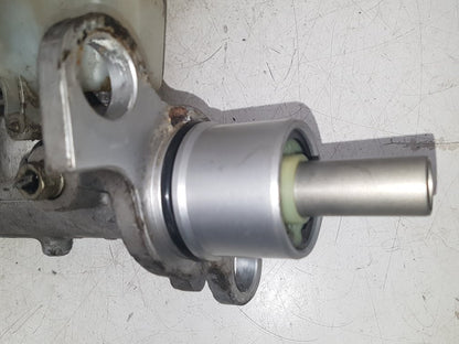 2005 - 2015 Saab 9-3  Estate Brake Master Cylinder 32067070