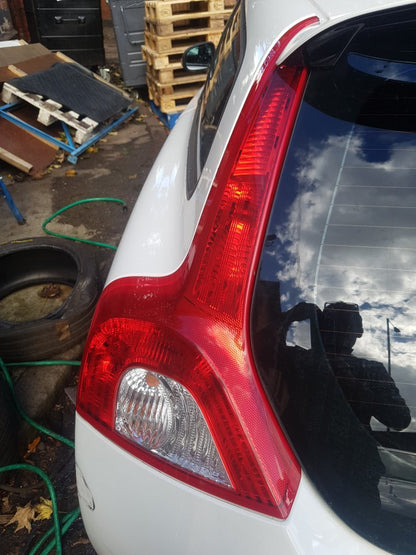 2006 - 2013 Volvo C30  Hatchback Left Taillight 31213913