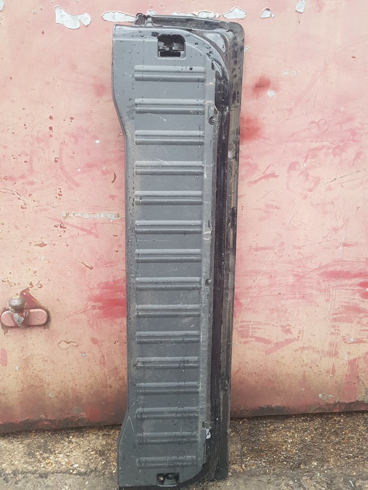 2005 - 2012 Volvo XC90  Estate TAILGATE (LOWER) 452 BLACK