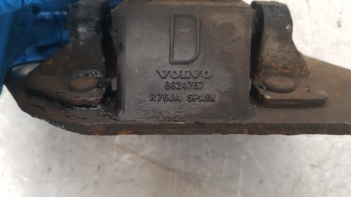 2000 - 2004 Volvo S60  Saloon Bottom Engine Mount 8624757