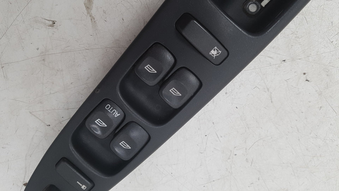 2000 - 2004 Volvo V40  Estate Right Front Window Switch 30638534