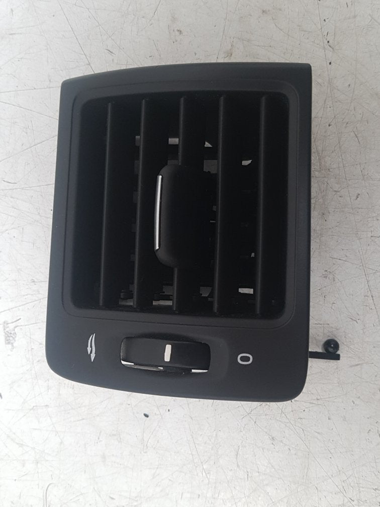 2005 - 2012 Volvo S40  Saloon AIR VENT (DRIVER SIDE FRONT) 39888290