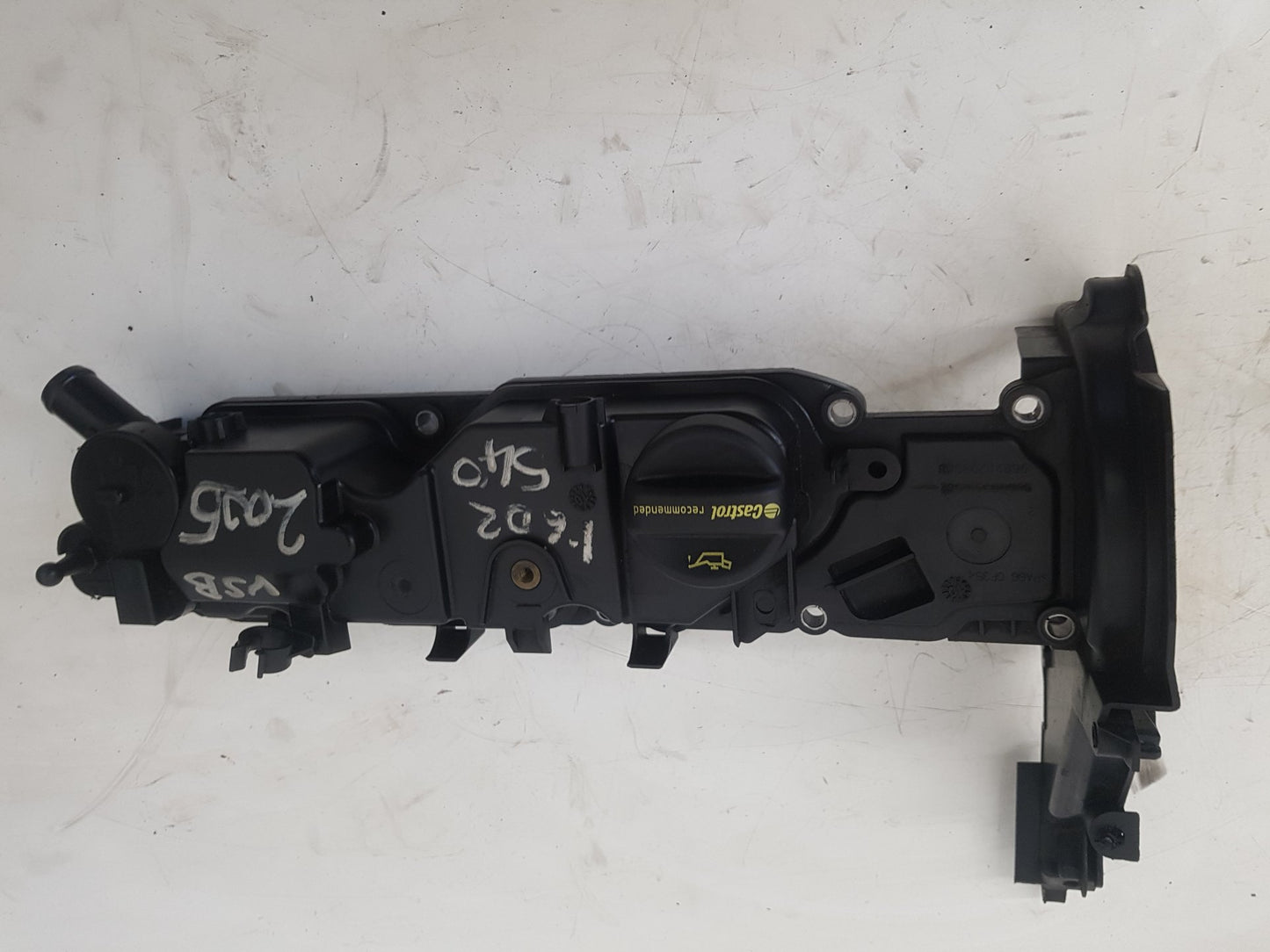 2014 Volvo V40  Hatchback ROCKER VALVE COVER 9689112980