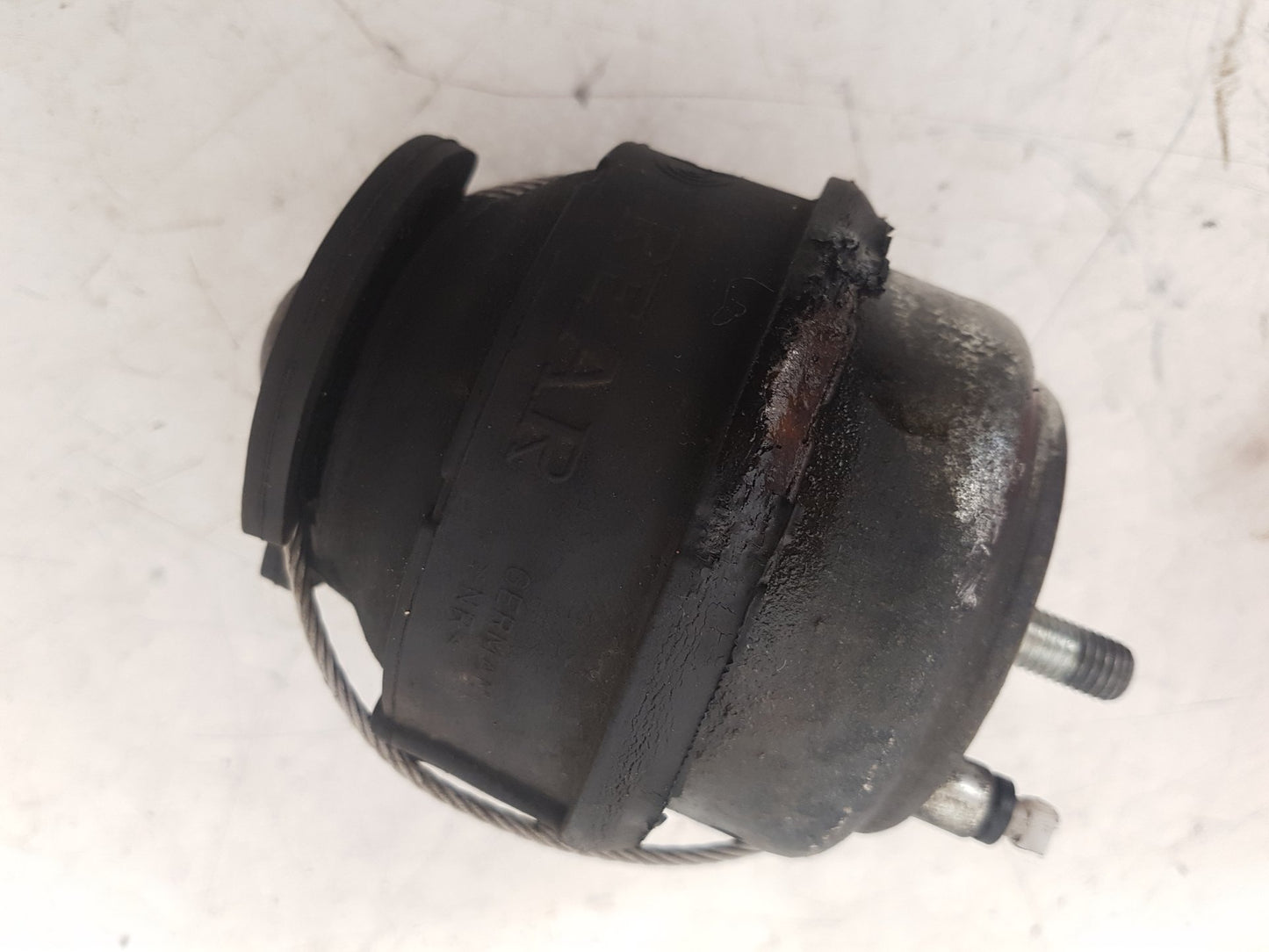 2004 - 2007 Volvo XC70  Estate Bottom Engine Mount 30741397