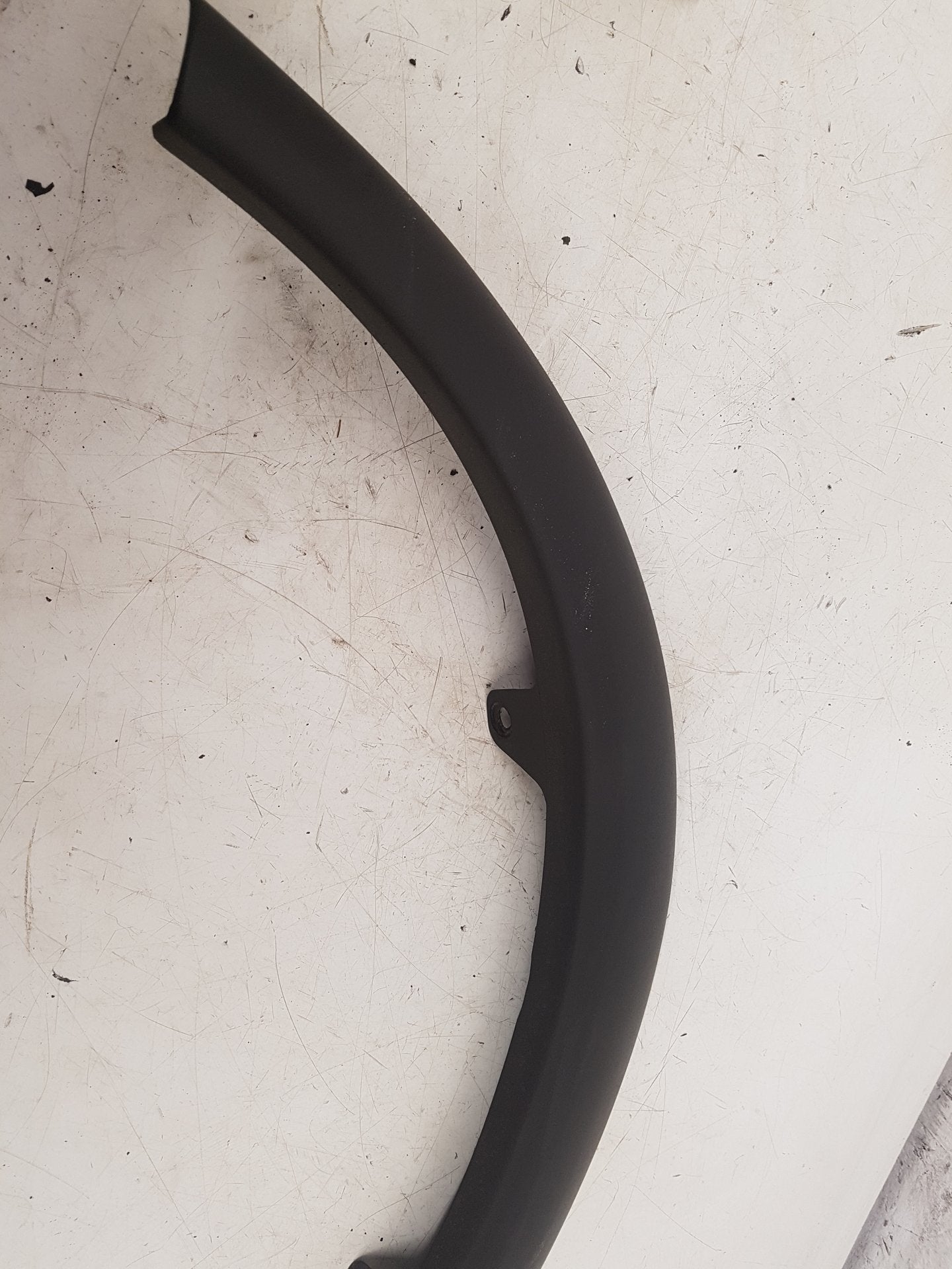 2004 - 2007 Volvo XC70  Estate Left Rear Wheel Arch Moulding 30678045