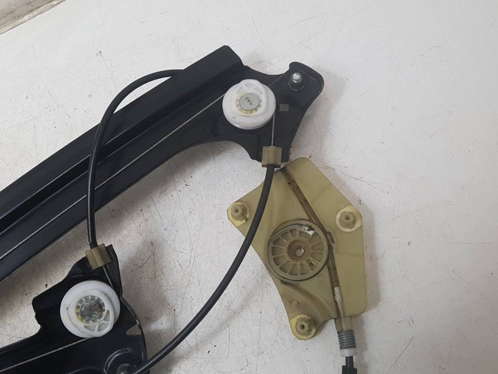 2007 - 2012 Volvo C70 II 542 Convertible WINDOW REGULATOR/MECH ELECTRIC  (FRONT PASSENGER SIDE) 30633660