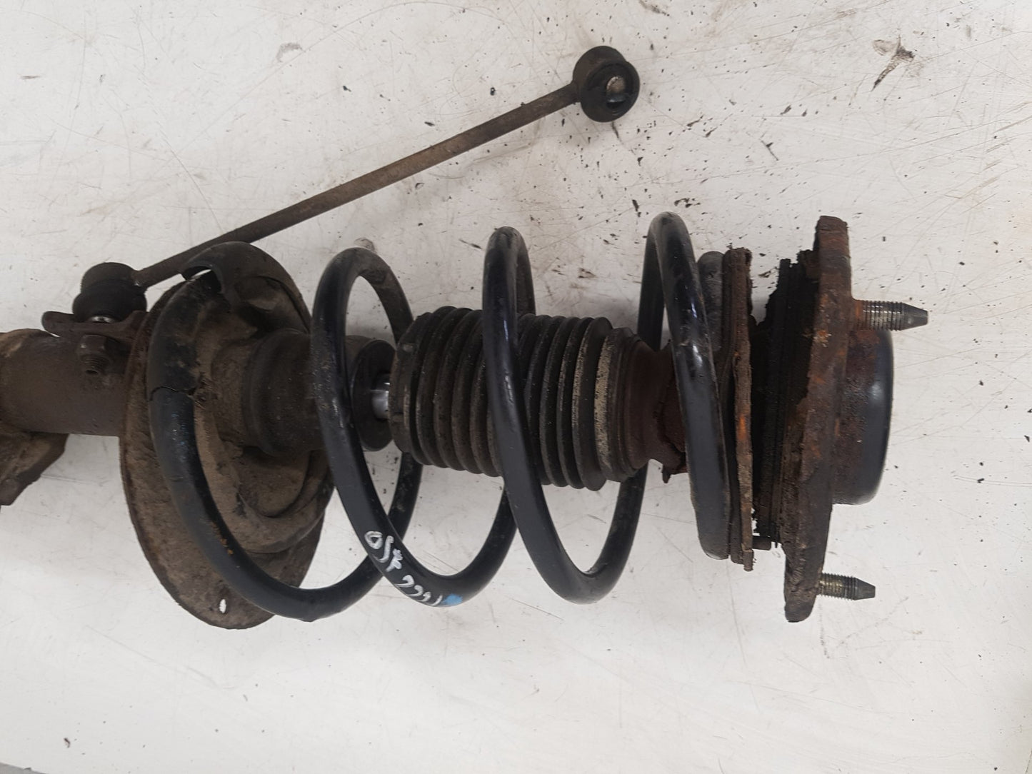 2000 - 2004 Volvo V40  Estate Right Front Shock Absorber