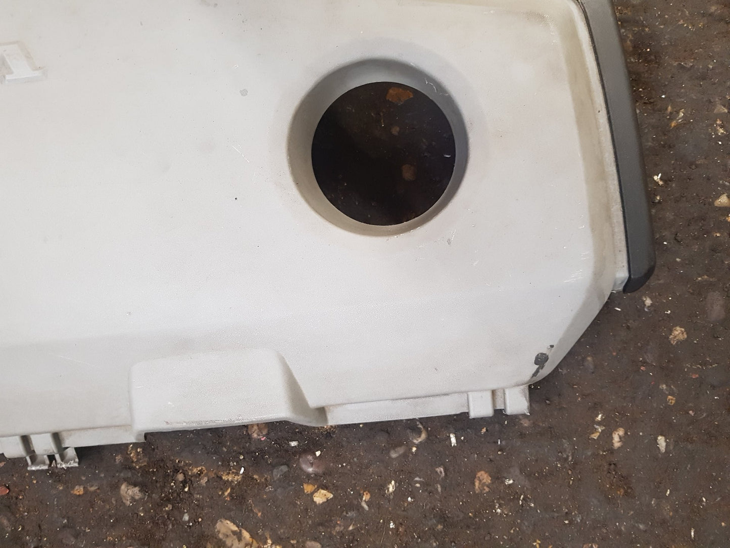 2000 - 2007 Volvo XC70  Estate Engine Cover 30757158