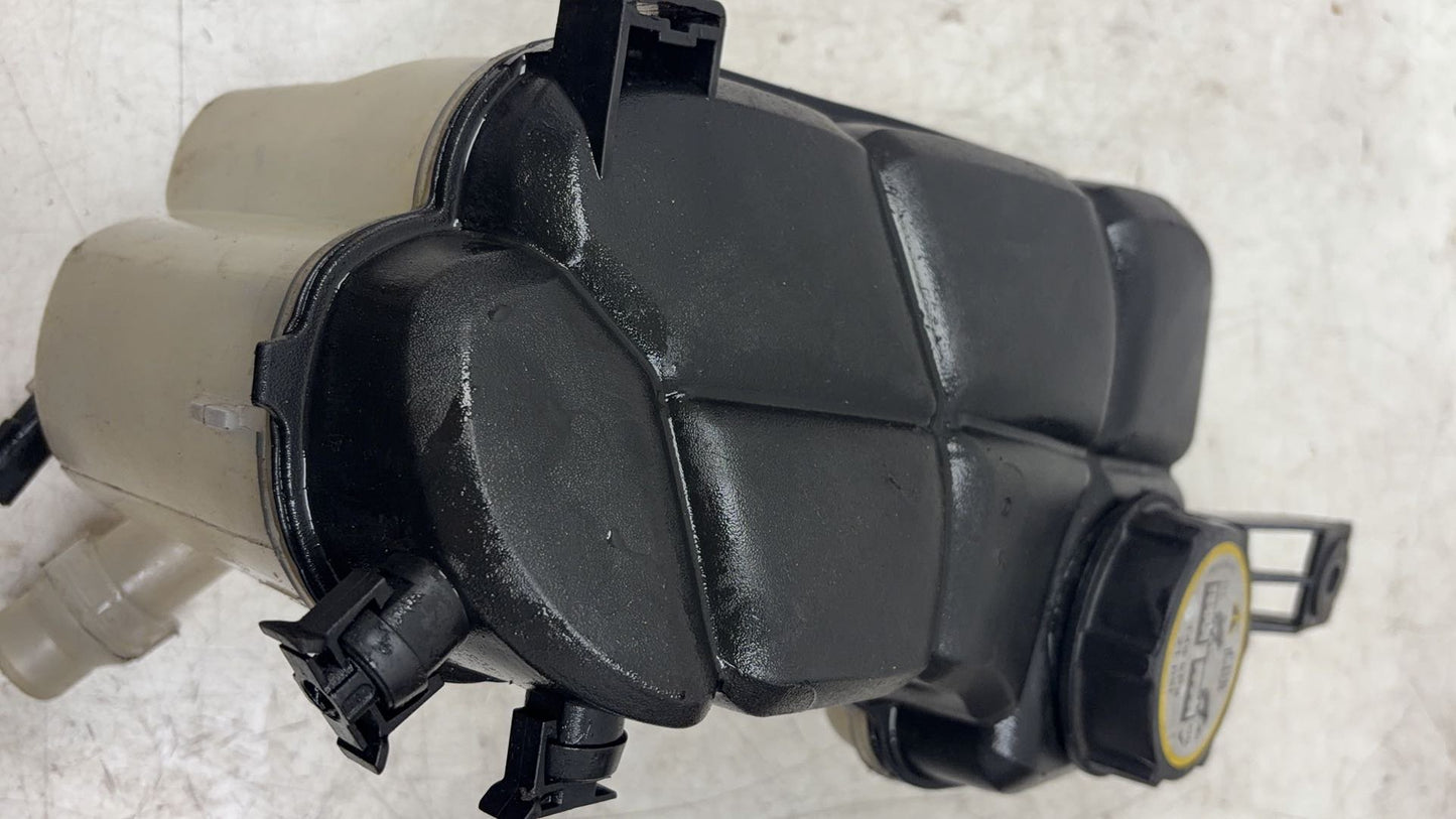 2010 - 2017 Volvo XC60  Estate Radiator Pressure Bottle 6G91-8K218-D2L4A