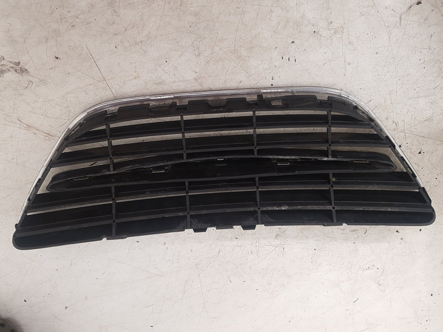 2003 - 2007 Saab 9-3  Convertible FRONT GRILL 12787224