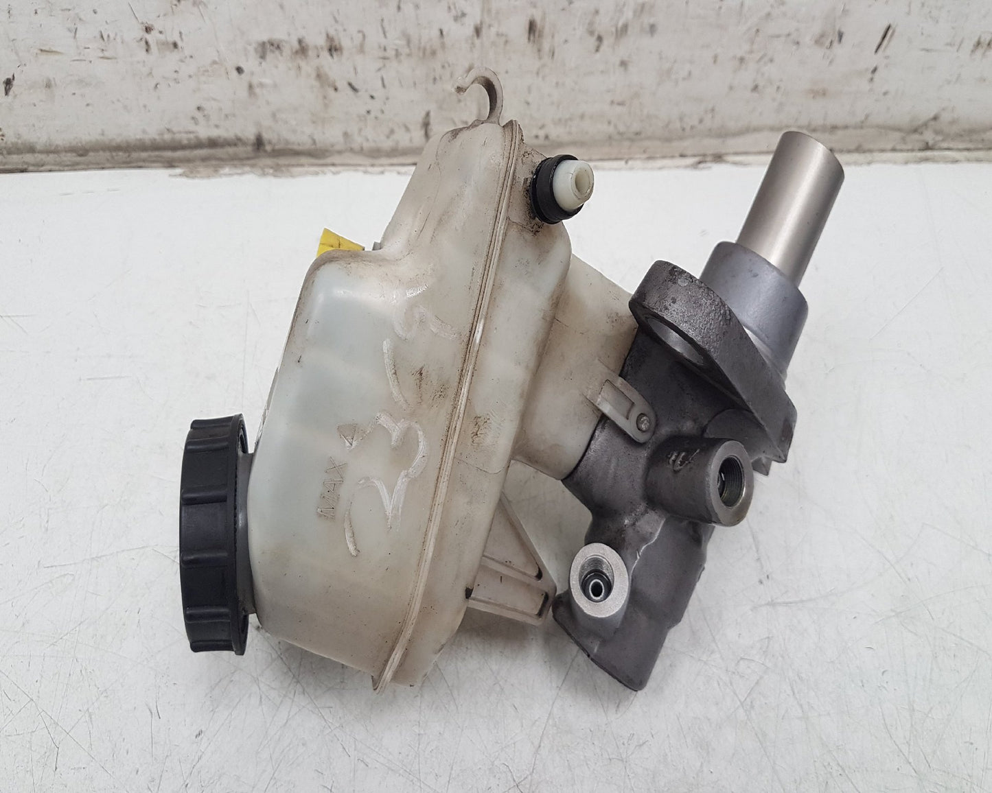2010 - 2012 Saab 9-5  Saloon Brake Master Cylinder 41550110