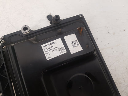 2017 - 2026 Volvo V60 II 225 Estate Engine ECU 32242005