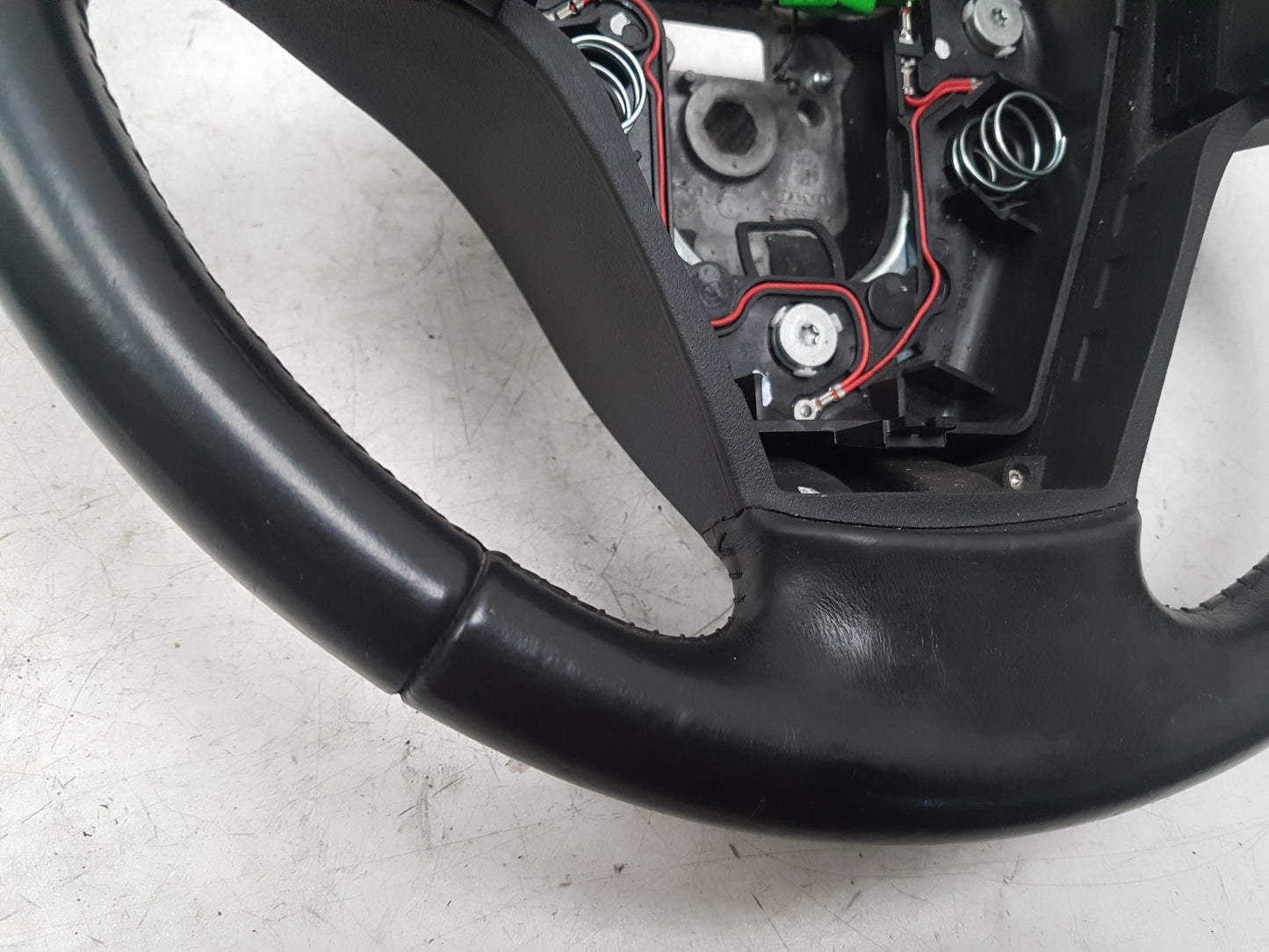 2009 - 2011 Volvo XC70  Estate Steering Wheel 30778752