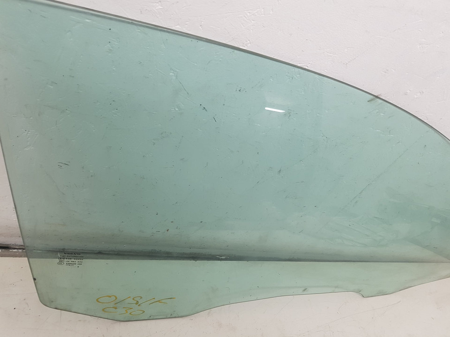 2006 - 2012 Volvo C30  Hatchback Right Front Door Window
