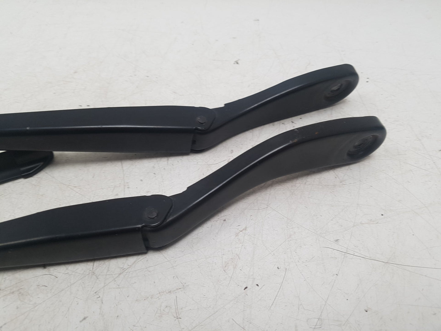 2007 Volvo C70  Convertible FRONT WIPER (PAIR) 30753000