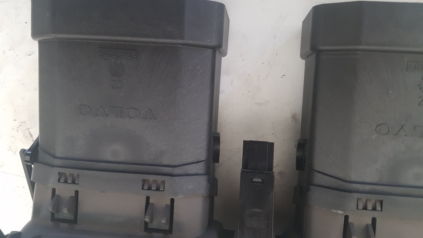 2007 - 2010 Volvo V50 545 Estate Dash Air Vent Centre 39879332