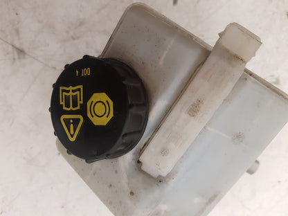 2011 - 2014 Volvo XC90  Estate BRAKE FLUID RESERVOIR AND MASTER CYLINDER