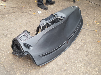2012 - 2017 Volvo V40  Hatchback Dash Assembly