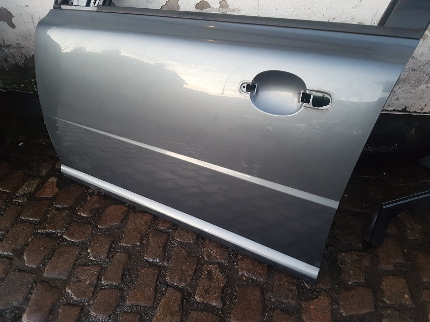 2008 - 2016 Volvo V70  Estate DOOR - BARE (FRONT PASSENGER SIDE) 32228890