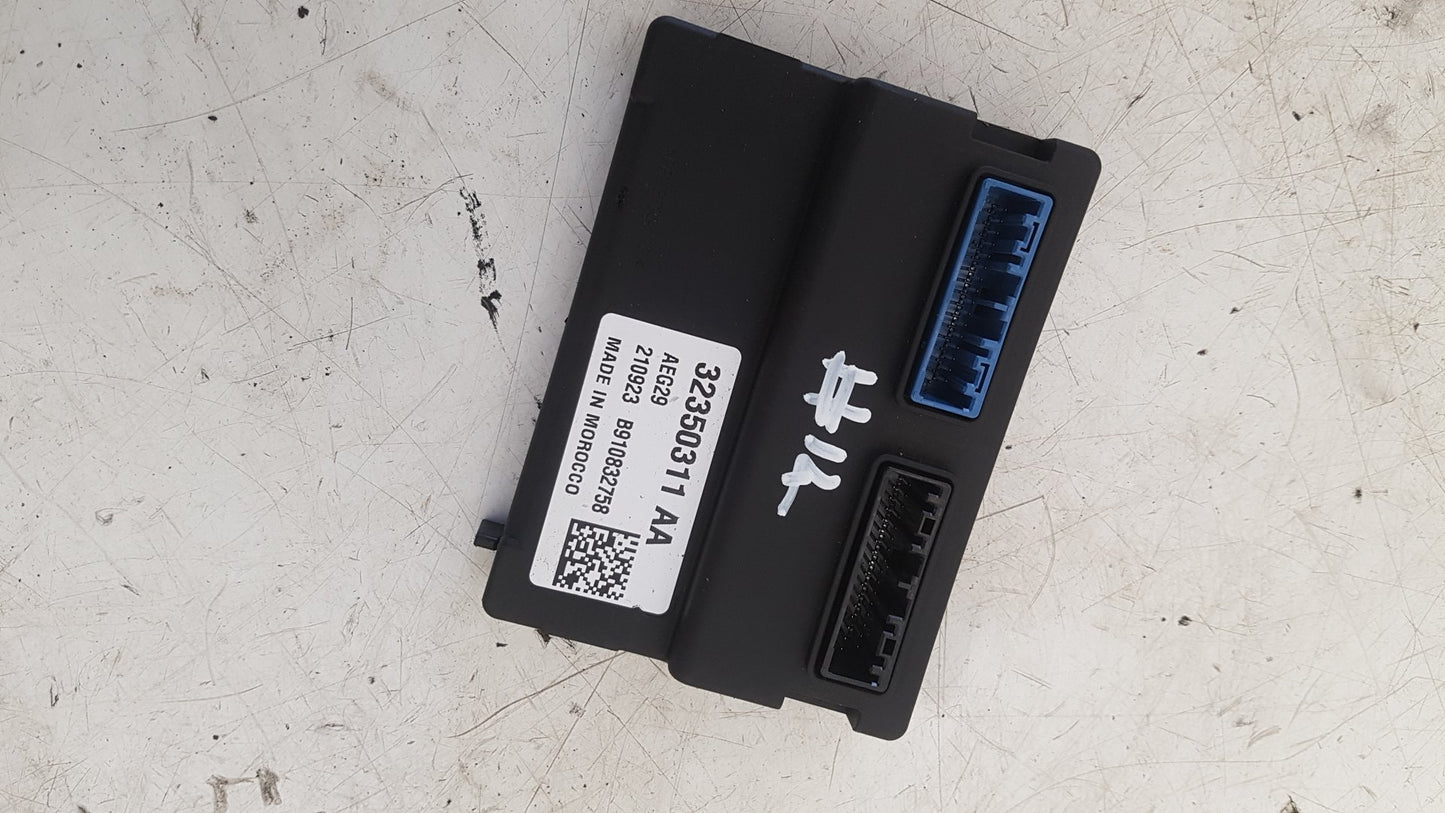 2017 - 2025 Volvo XC40 536 SUV Climate Controller 31674803