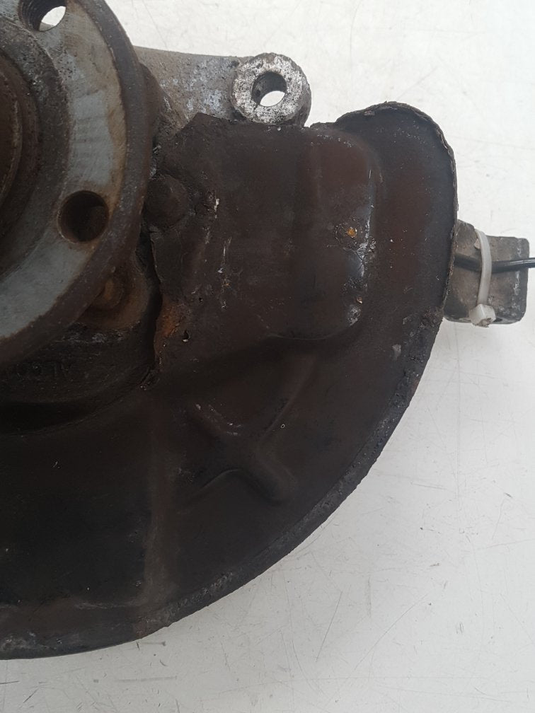 2006 - 2009 Volvo S60  Saloon Left Front Hub Assembly 9461943