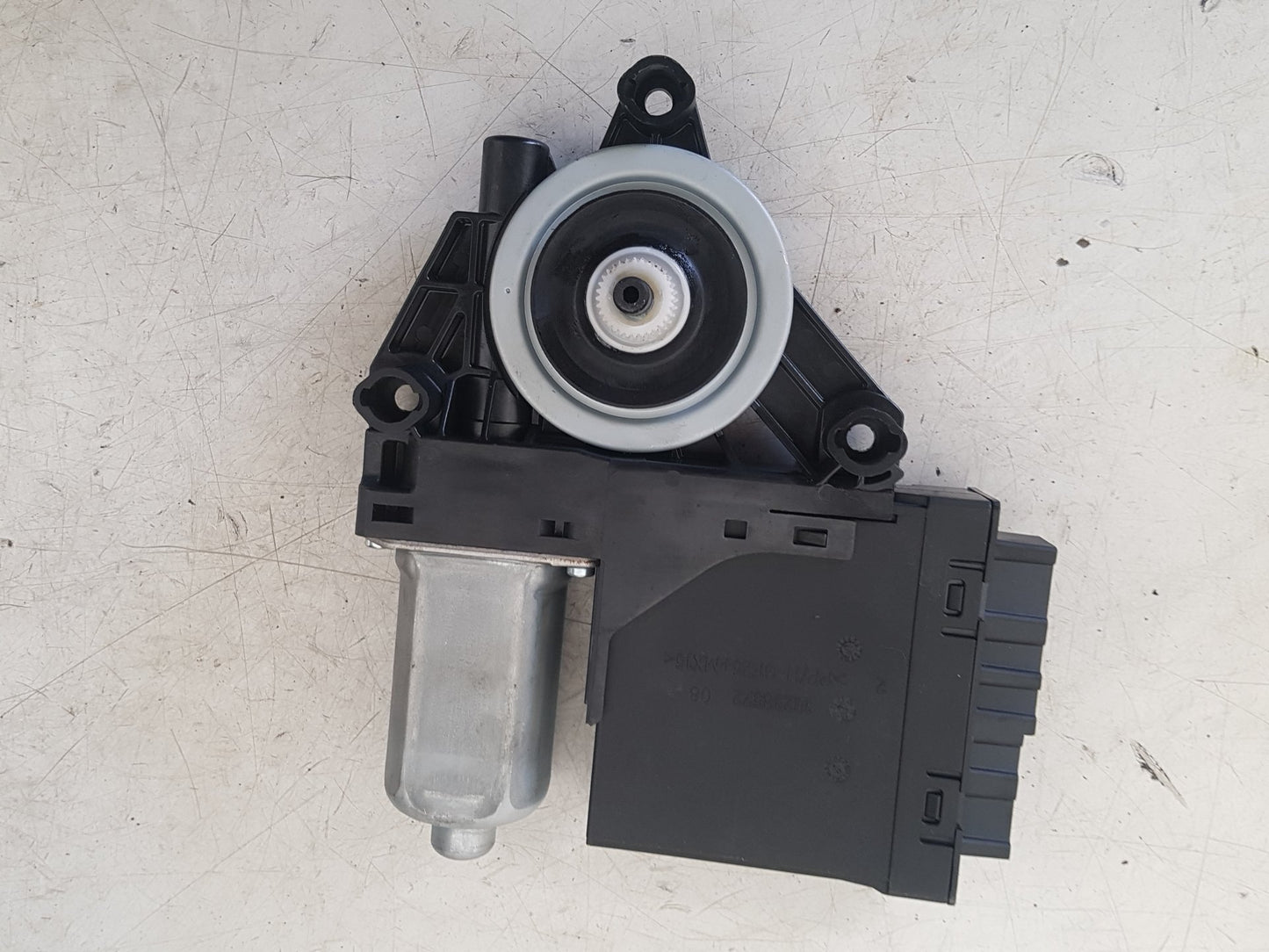 2022  V90 B6 Authorities Awd Mhev E6 4 Dohc  Estate CENTRAL LOCKING MOTOR (FRONT DRIVER SIDE) 10242574