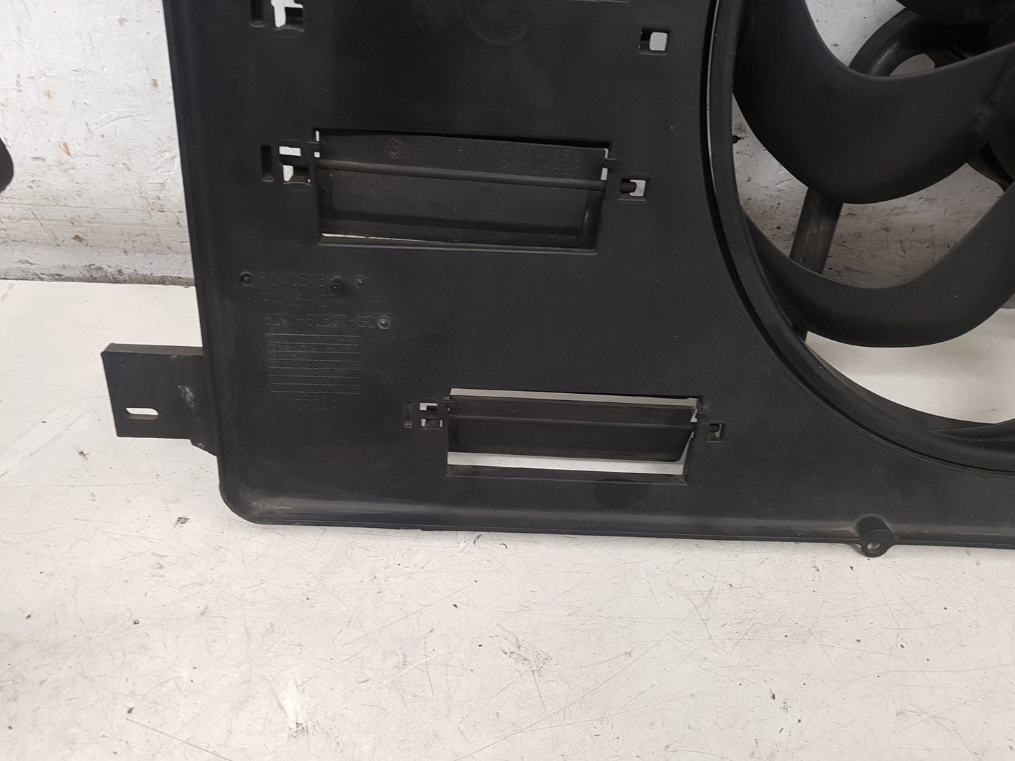 2008 - 2016 Volvo V70  Estate RADIATOR FAN & COWLING (A/C CAR) 31305135
