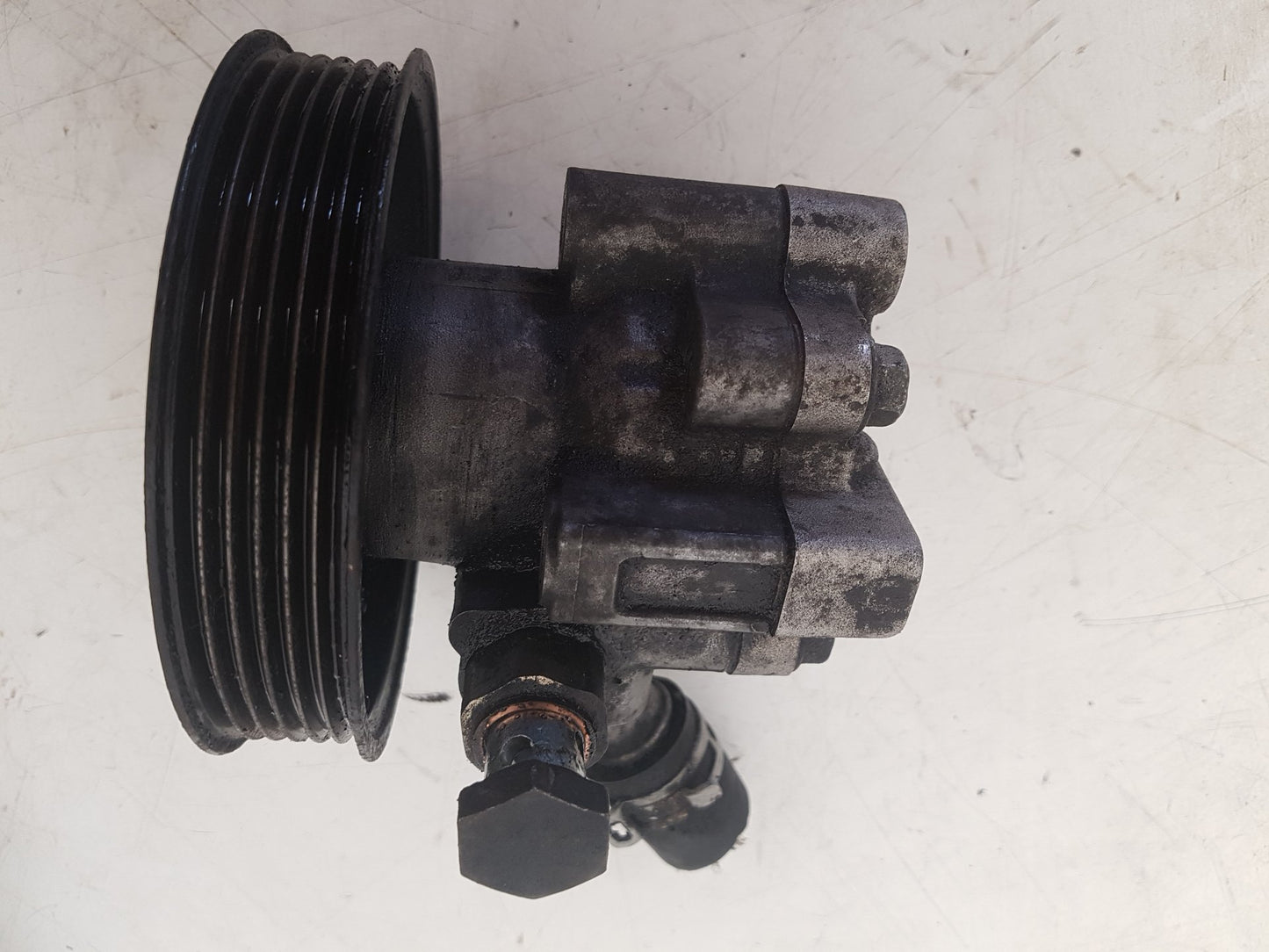 2010 - 2012 Saab 9-5  Saloon Power Steering Pump 55563329