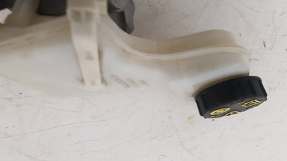 2015 - 2019 Volvo V40 Cross Country  Hatchback Brake Master Cylinder 31400404