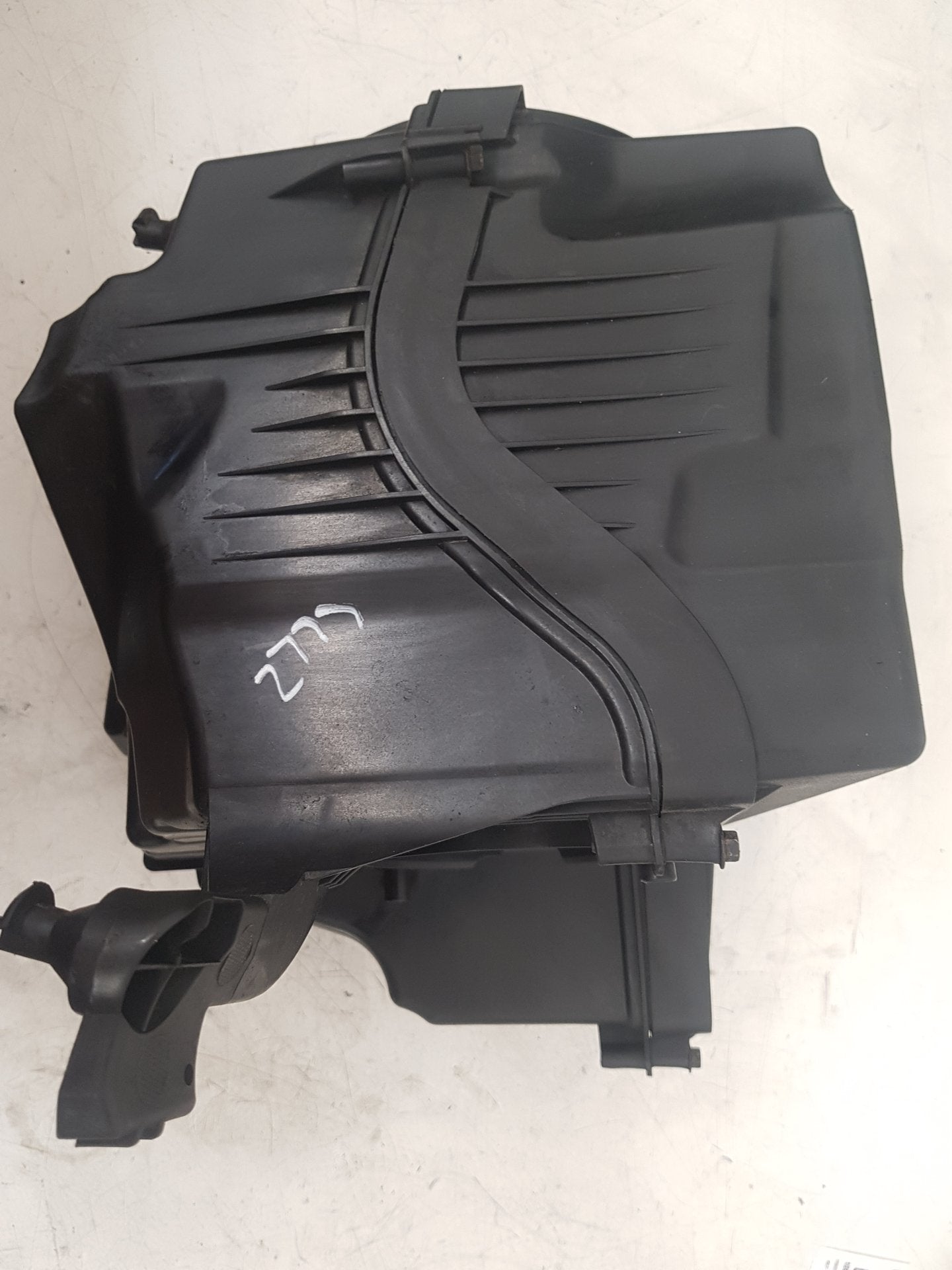 2006 - 2012 Volvo C30  Hatchback Air Filter Box 7689550204