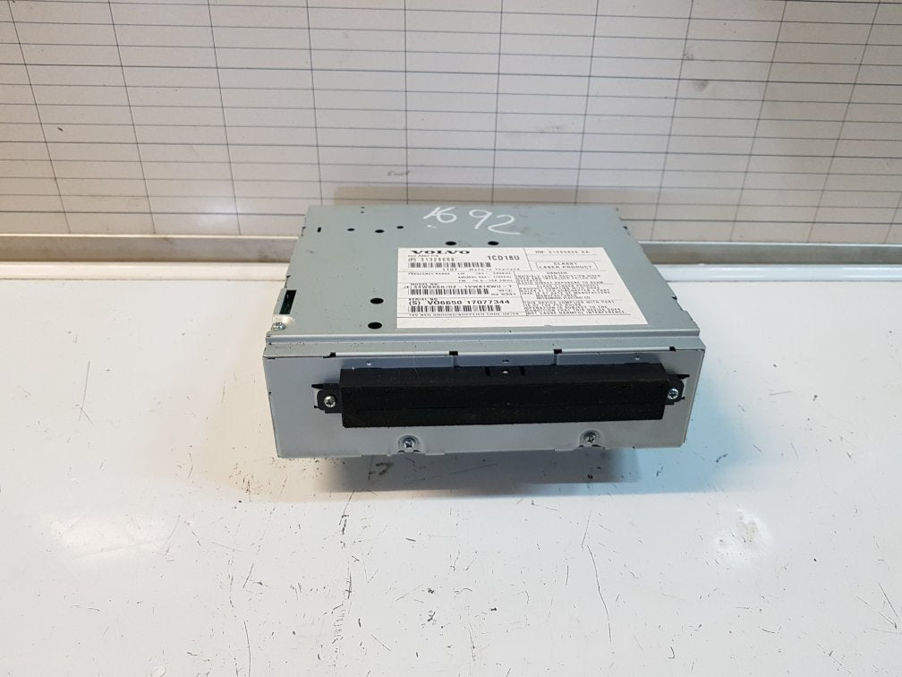 2006 - 2013 Volvo V50   Hatchback RADIO AND CD PLAYER 31328059