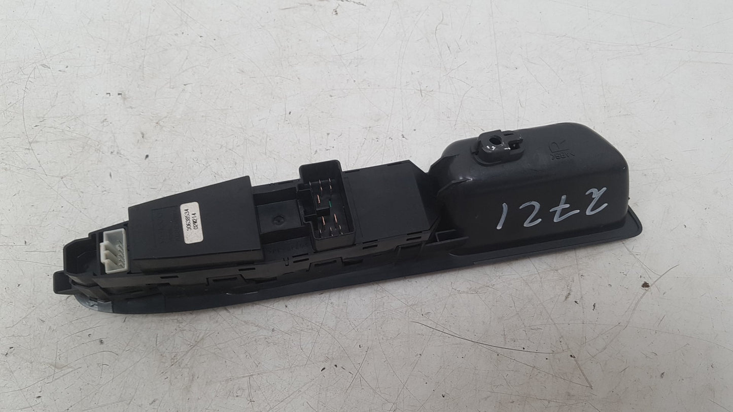 2000 - 2004 Volvo V40  Estate Right Front Window Switch 30638534