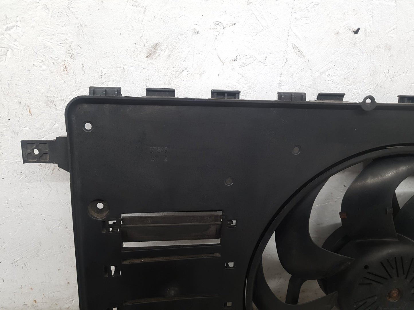 2008 - 2016 Volvo V70  Estate RADIATOR FAN & COWLING (A/C CAR) 31305135