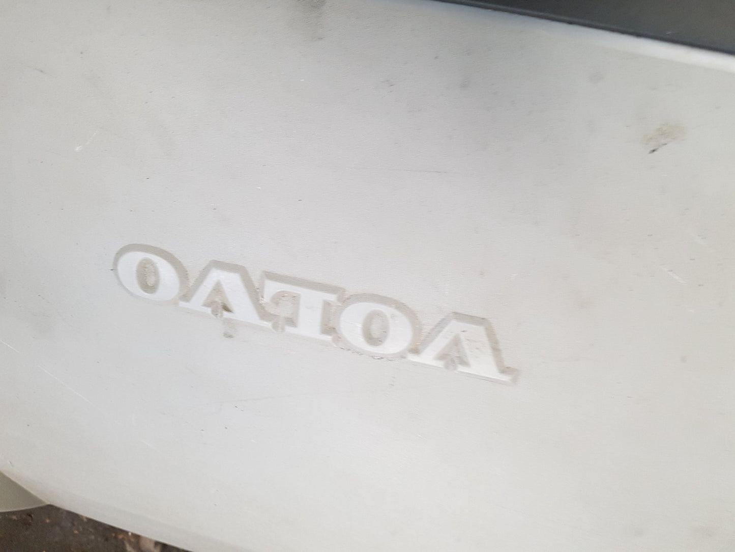 2000 - 2007 Volvo XC70  Estate Engine Cover 30757158