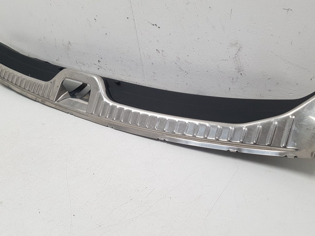 2013 - 2015 Volvo XC60  Estate BOOT LOCK TRIM / SILL 31307723