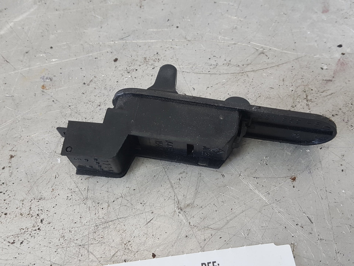 1988 - 1998 Saab 9000  Hatchback Mirror Retract Switch 9505488