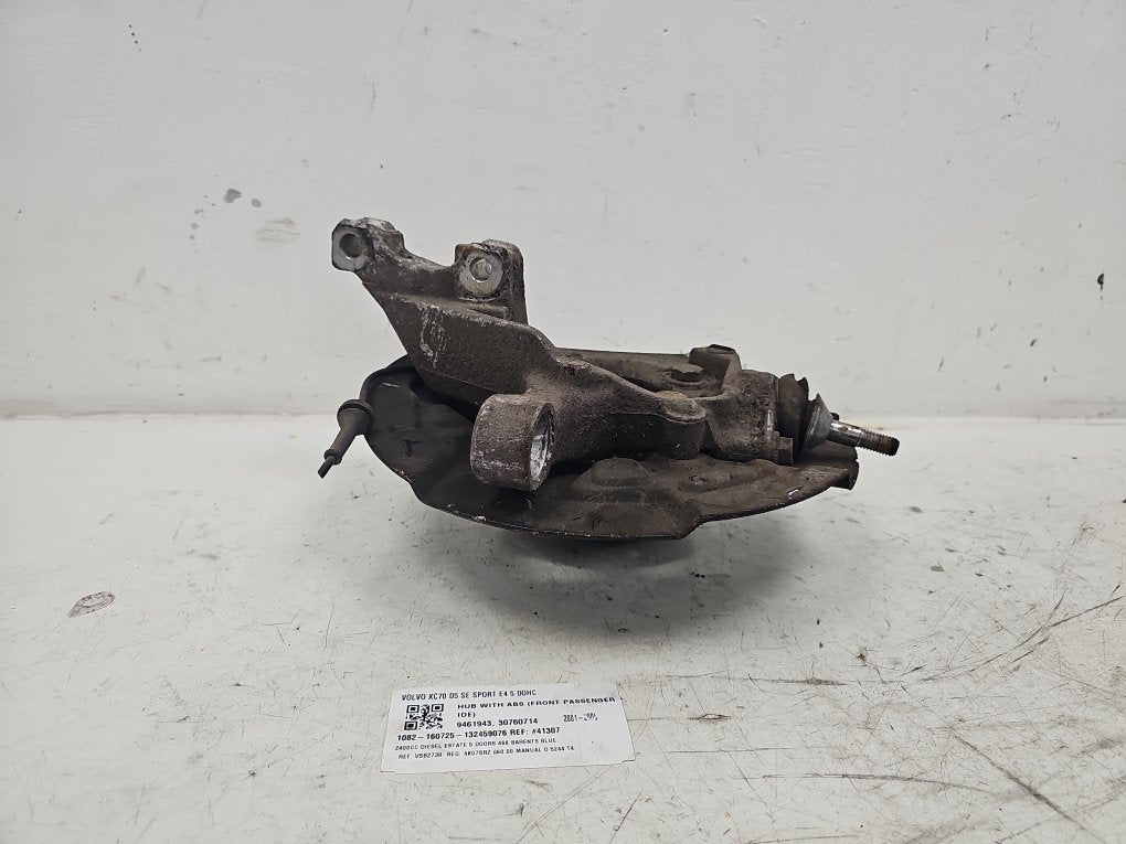 2001 - 2008 Volvo XC70  Estate Left Front Hub Assembly 9461943