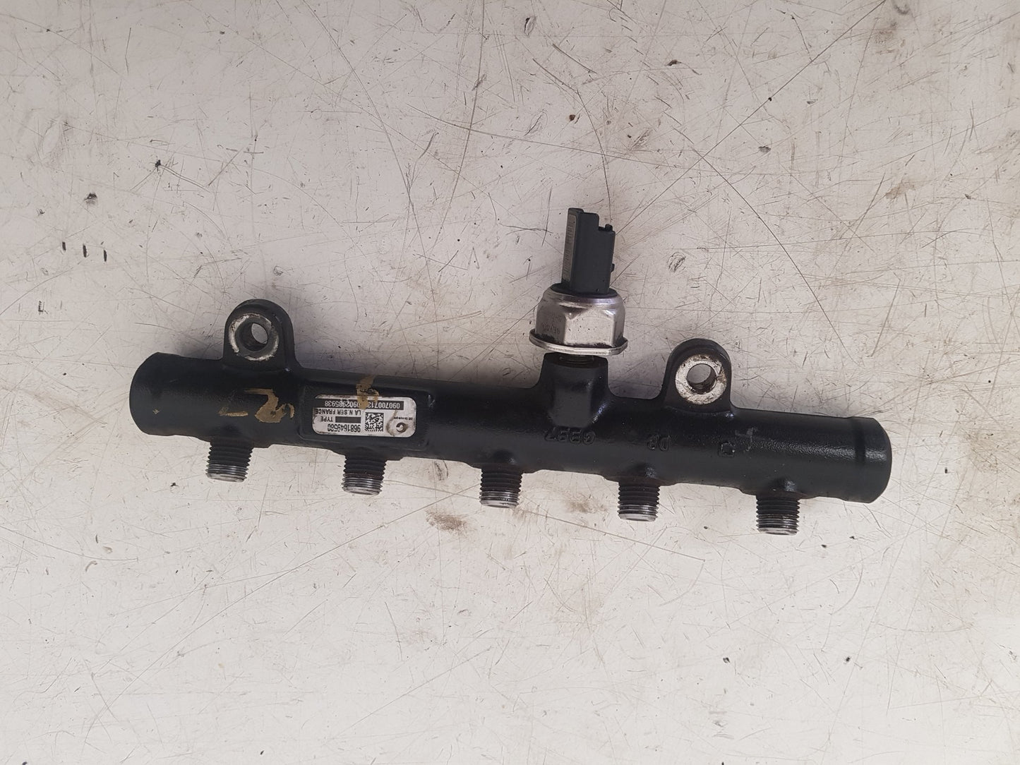 2008 - 2016 Volvo V70  Estate Injection Rail 9681649580