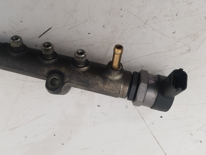 2000 - 2007 Volvo XC70  Estate Injection Rail 30757146 0445215023