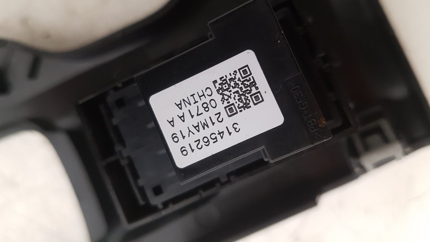 2017 - 2025 Volvo XC40 536 SUV Shifter Surround